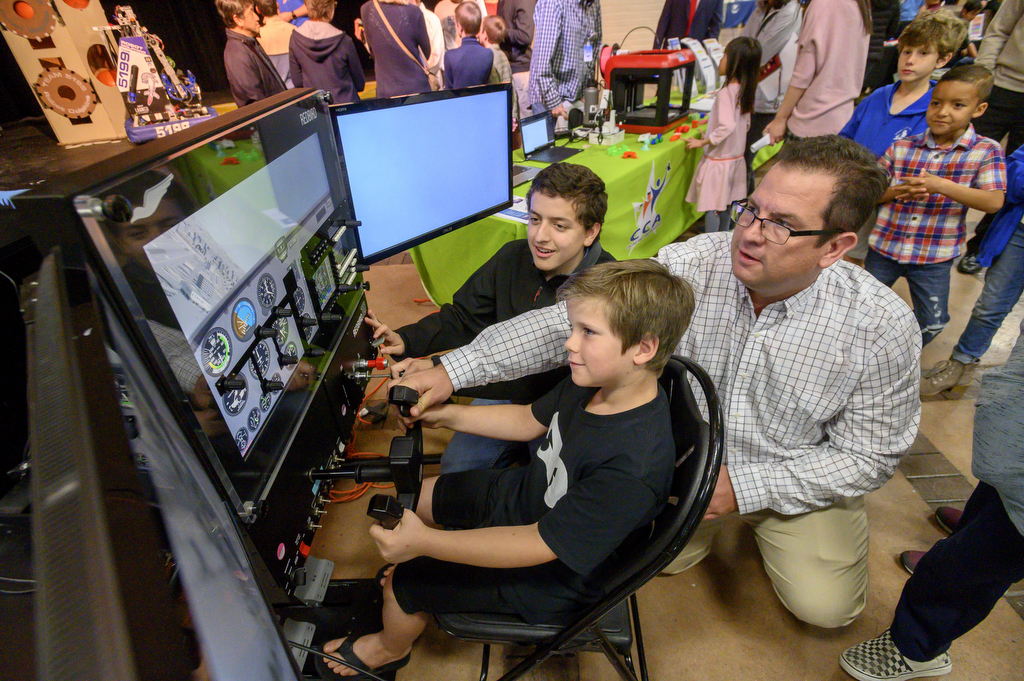 Innovation Showcase provides educational fun, from robots to bearded dragons