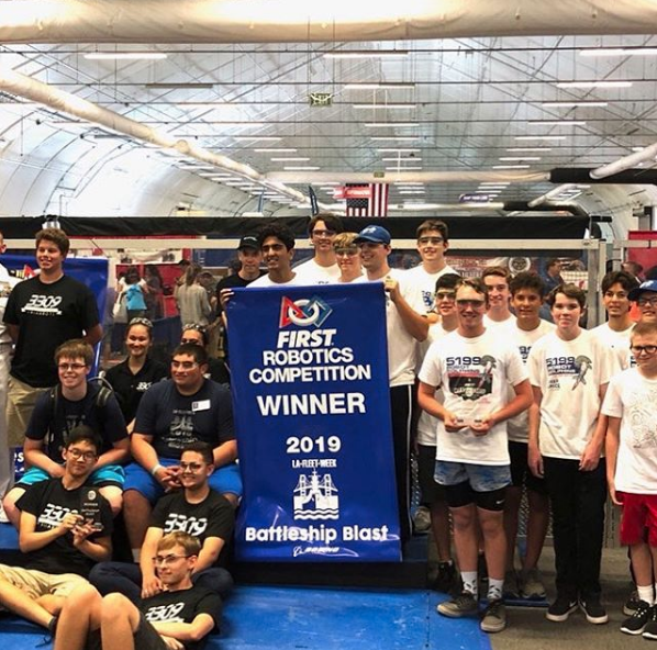 Following a successful year, Robot Dolphins Robotics Team prepares for competition