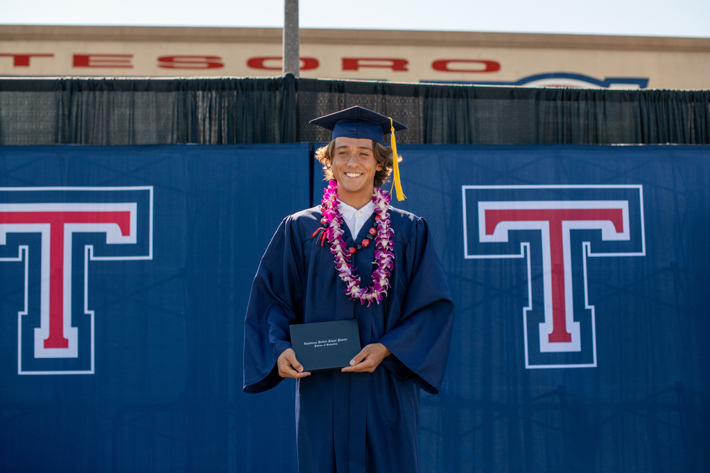 Tesoro High graduates walk red carpet to their diploma at 2020