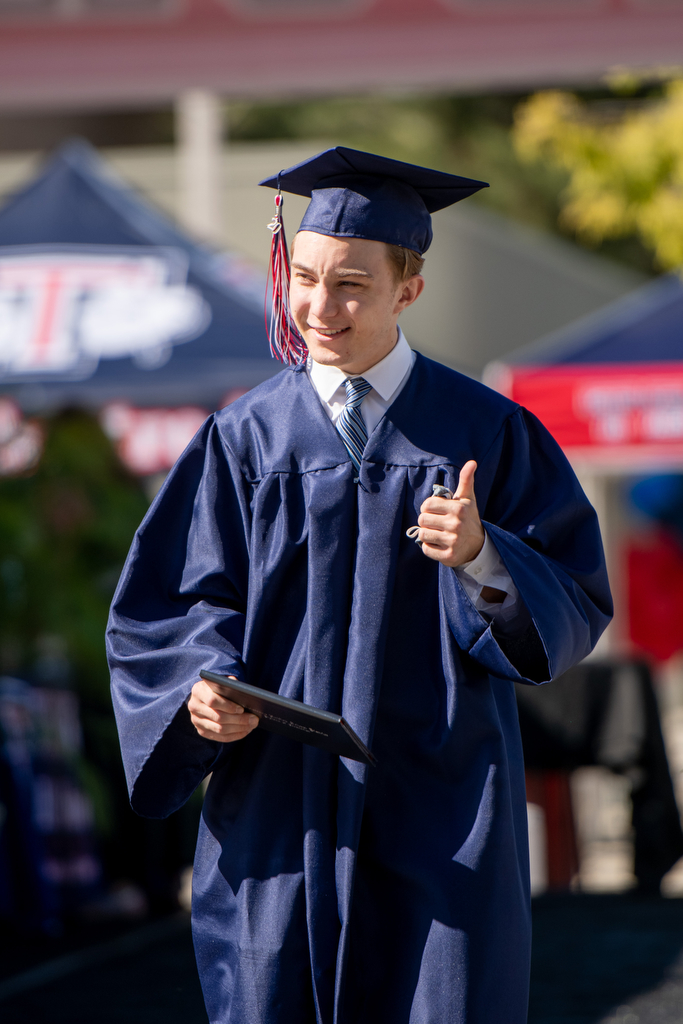 Tesoro High graduates walk red carpet to their diploma at 2020