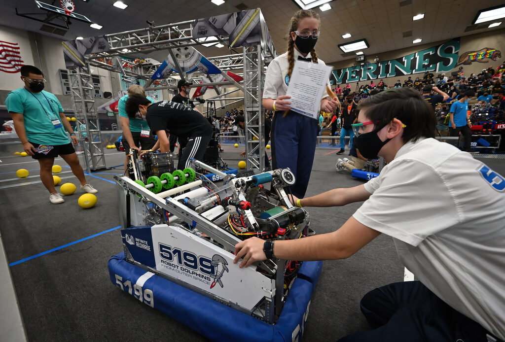 CUSD, CCA host a successful Beach Blitz, the biggest off-season robotics competition in SoCal