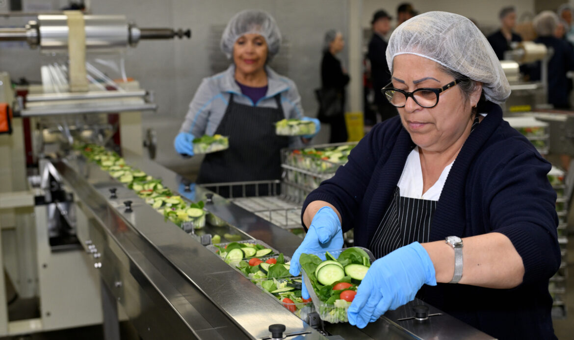 Capistrano Unified Food Service serves up side order of healthy eating